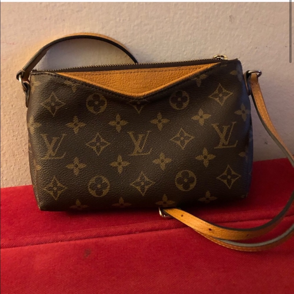 Louis Vuitton Pallas Uniform Bag